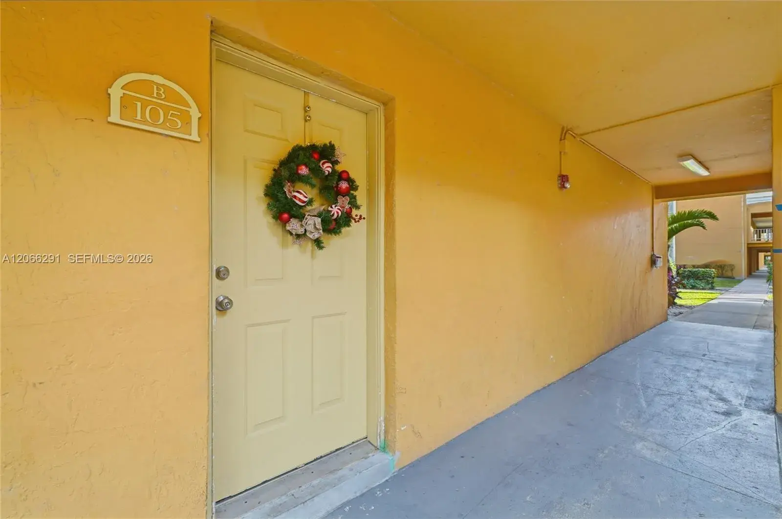 2 bedroom 2 bath Residential for sale at 18101 NW 68th Ave # B105, Hialeah FL 33015