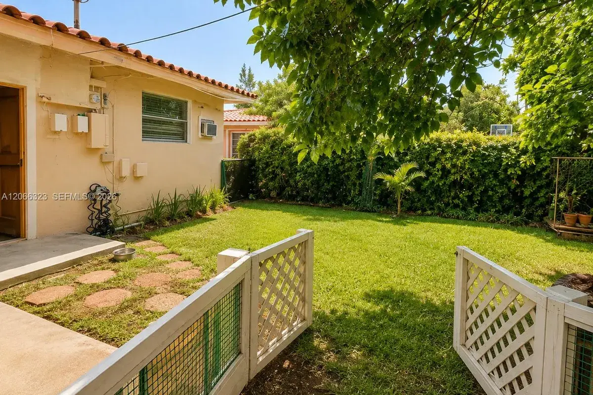 470 NW 52nd Ave, Miami FL 33126