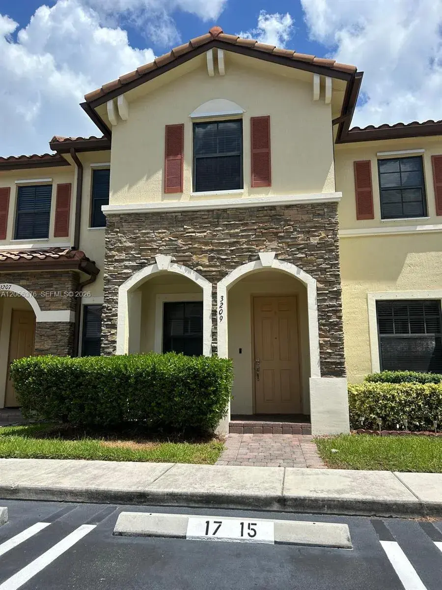 3209 SE 5th St, Homestead FL 33033