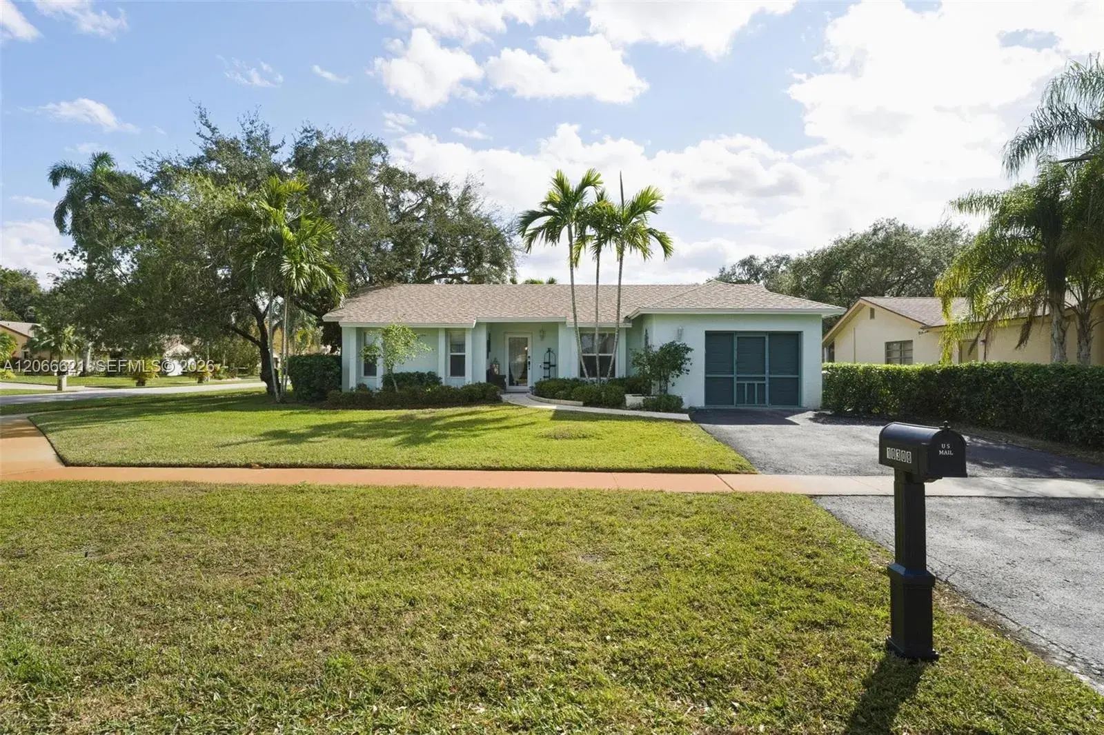 3 bedroom 2 bath Residential for sale at 10308 Greenbriar Ct, Boca Raton FL 33498