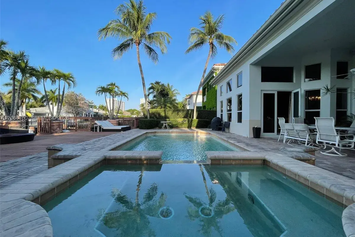 891 Captiva Dr, Hollywood FL 33019