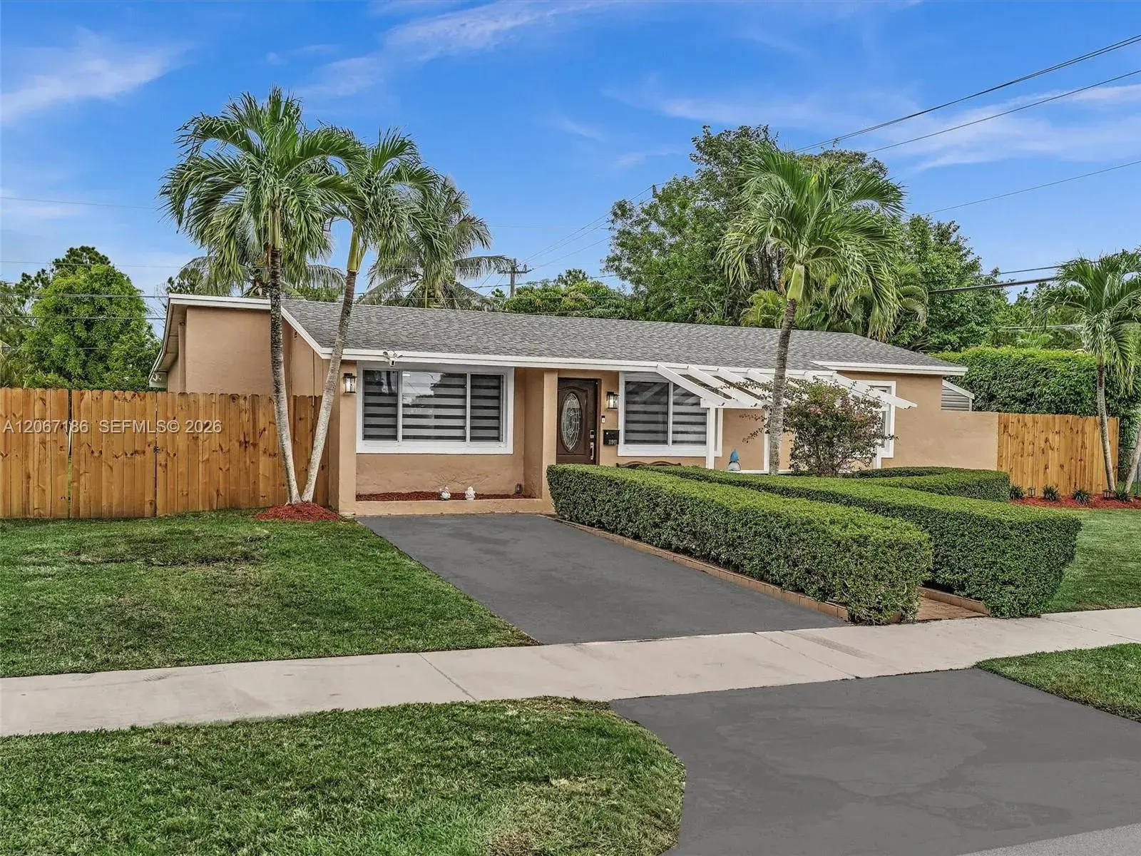 3 bedroom 3 bath Residential for sale at 11911 SW 168th Ter, Miami FL 33177