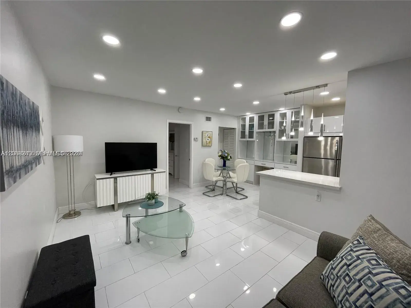 1407 NE 56th St # 103, Fort Lauderdale FL 33334