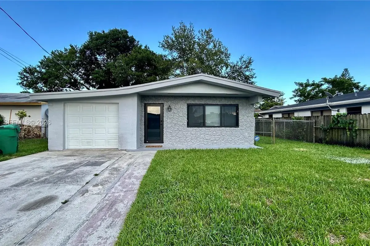 230 NW 8th Ave, Dania Beach FL 33004