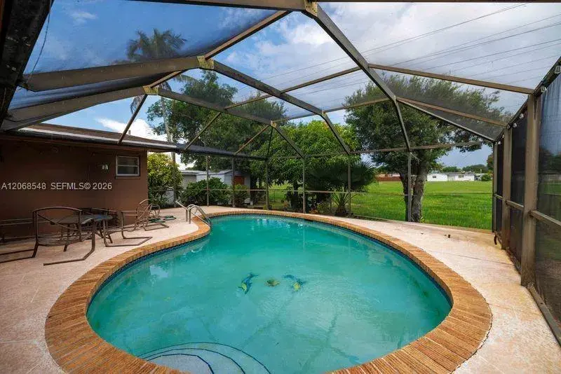 2160 NW 91st Ter, Pembroke Pines FL 33024