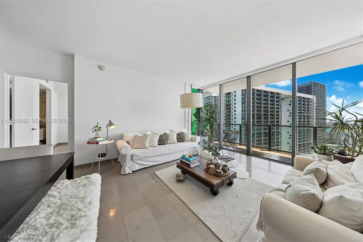 68 SE 6th St # 2909, Miami FL 33131