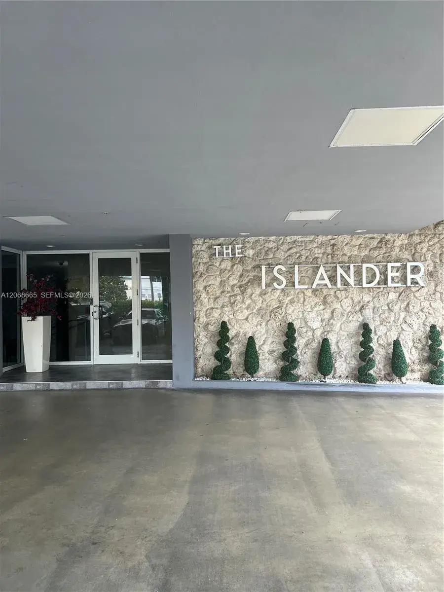 1 bedroom 1 bath Residential for sale at 1255 Collins Ave # 705, Miami Beach FL 33139