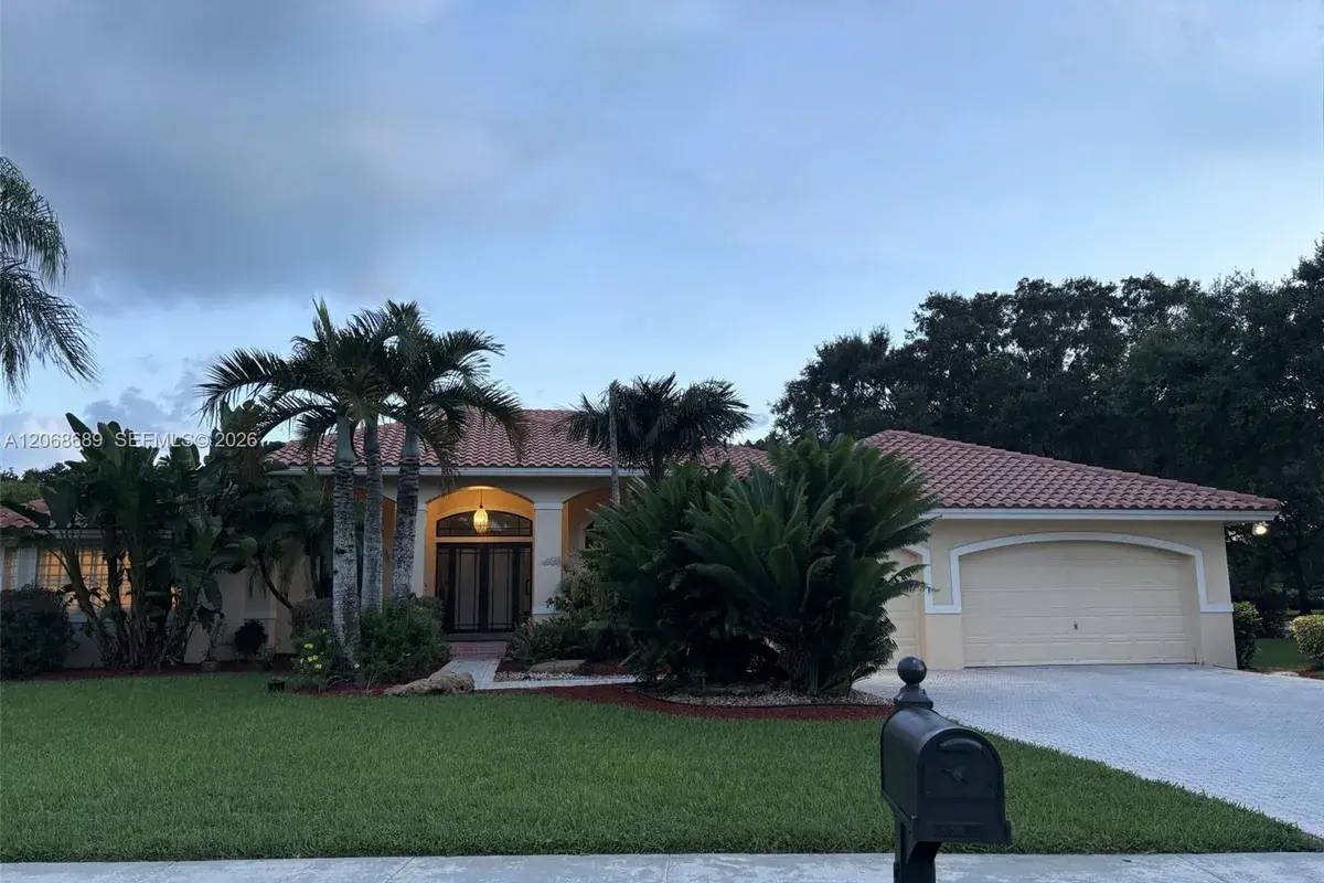 10660 SW 44th Ct, Davie FL 33328