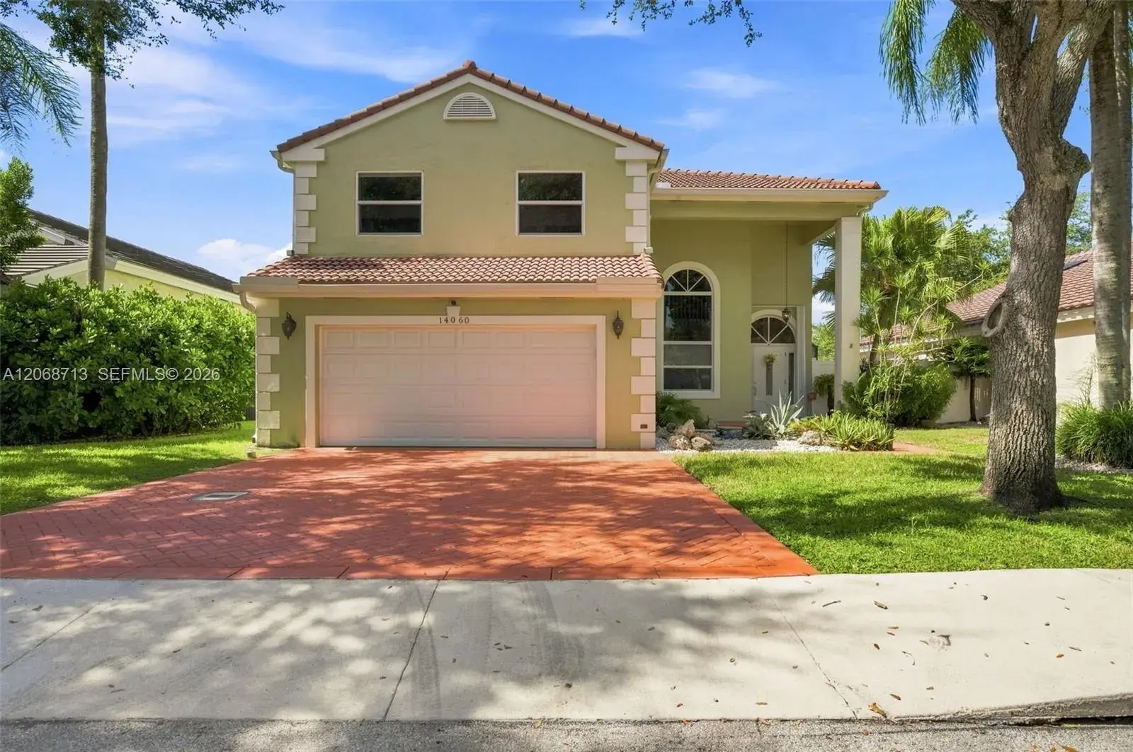 3 bedroom 2 bath Residential for sale at 14060 Richwood Pl, Davie FL 33325