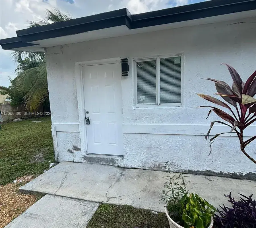 4145 SW 19th St, West Park FL 33023