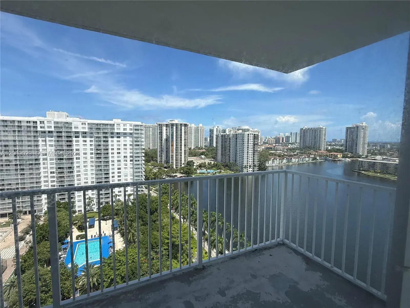 2 bedroom 2 bath Residential Lease for rent at 2801 NE 183rd St # 1914W, Aventura FL 33160