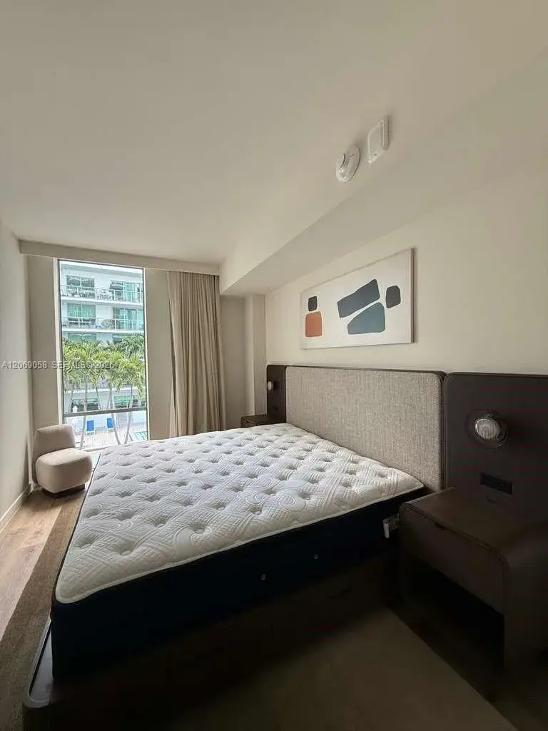 1611 SW 2nd ave # 610, Miami FL 33129