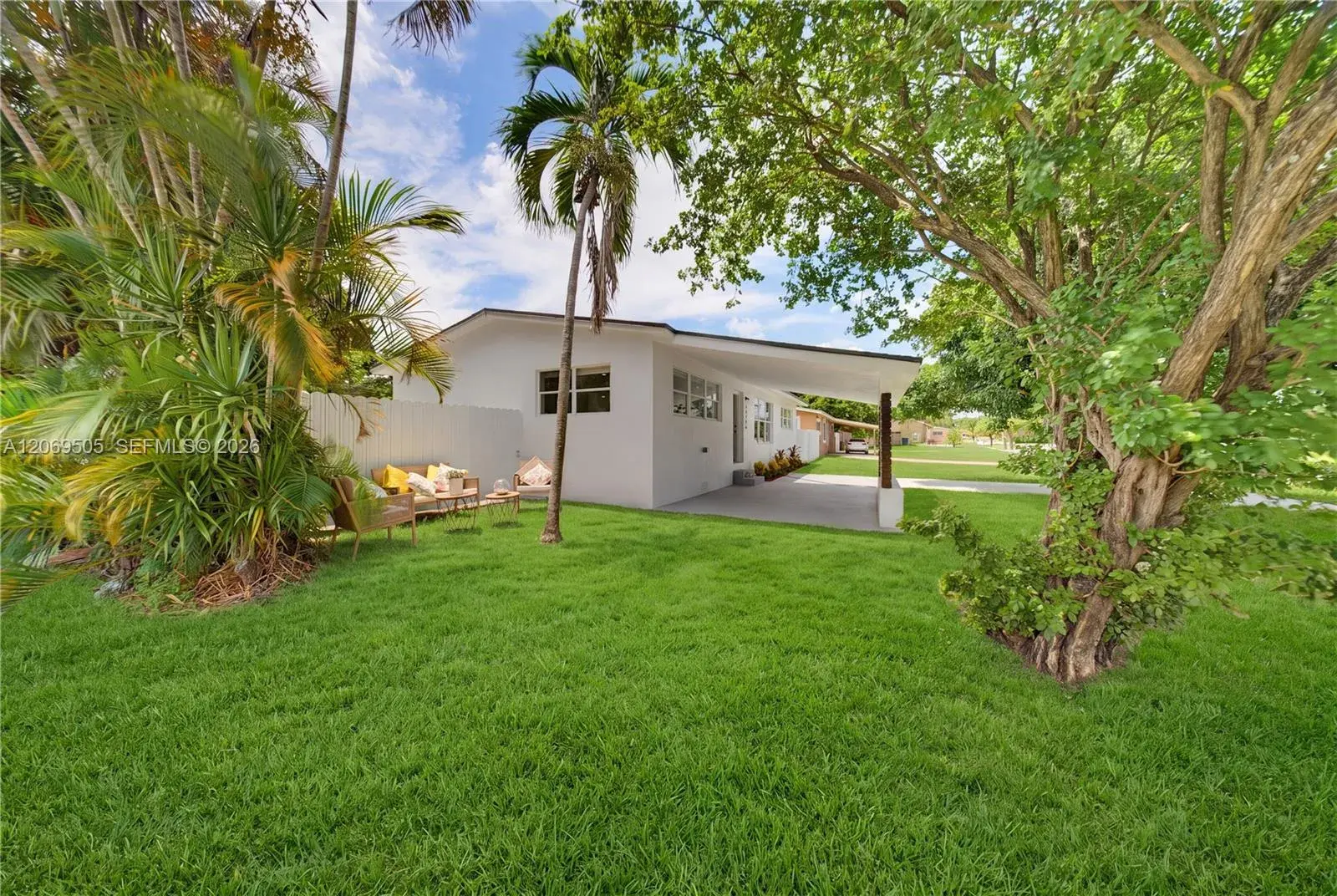 2200 NW 110th St, Miami FL 33167