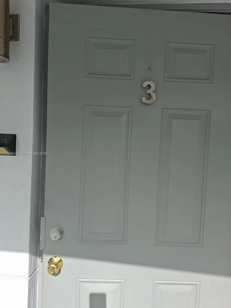 1 bedroom 1 bath Residential Lease for rent at 2225 Van Buren St # 3, Hollywood FL 33020