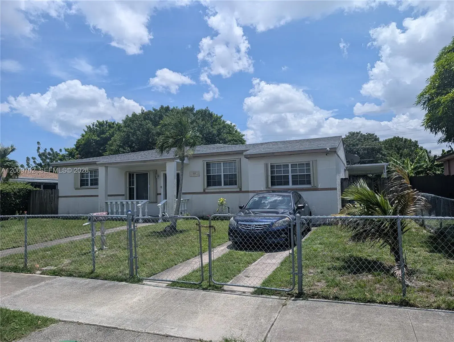560 NW 184th Ter, Miami Gardens FL 33169