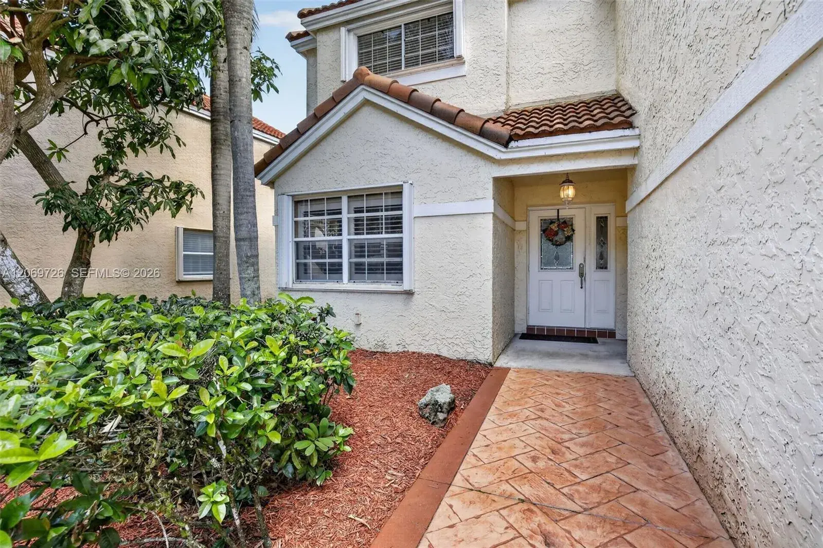 2638 Oak Park Cir, Davie FL 33328
