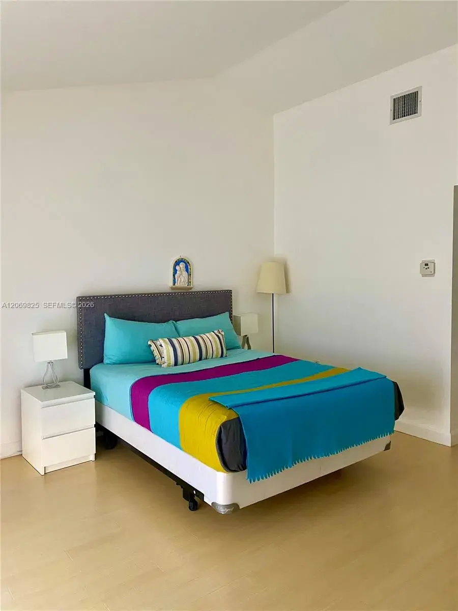 798 Crandon Blvd # B, Key Biscayne FL 33149