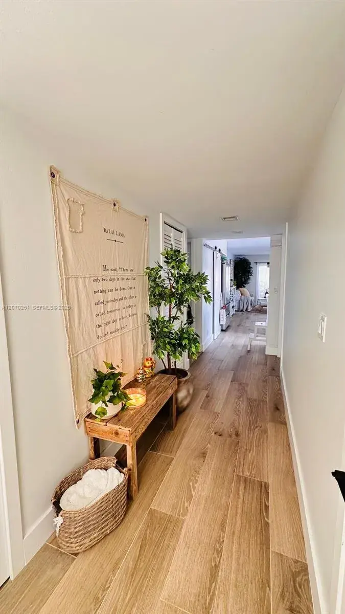 3 bedroom 2 bath Residential for sale at 223 Lakeview Dr # 204, Weston FL 33326