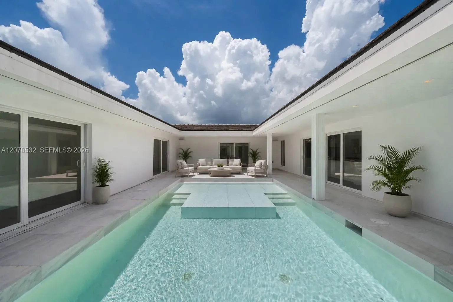 4 bedroom 5 bath Residential for sale at 4001 Monserrate St, Coral Gables FL 33146