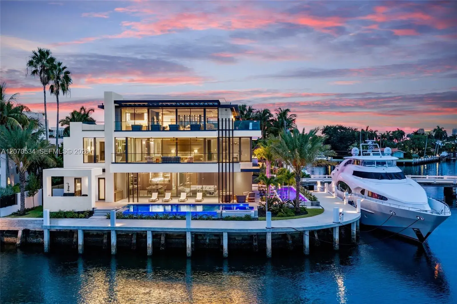 7 bedroom 10 bath Residential for sale at 1400 W Lake Dr, Fort Lauderdale FL 33316
