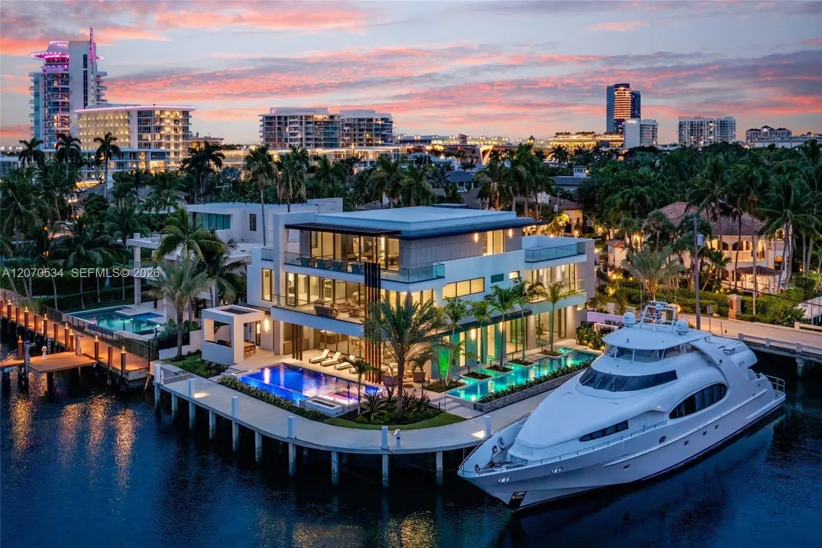 1400 W Lake Dr, Fort Lauderdale FL 33316