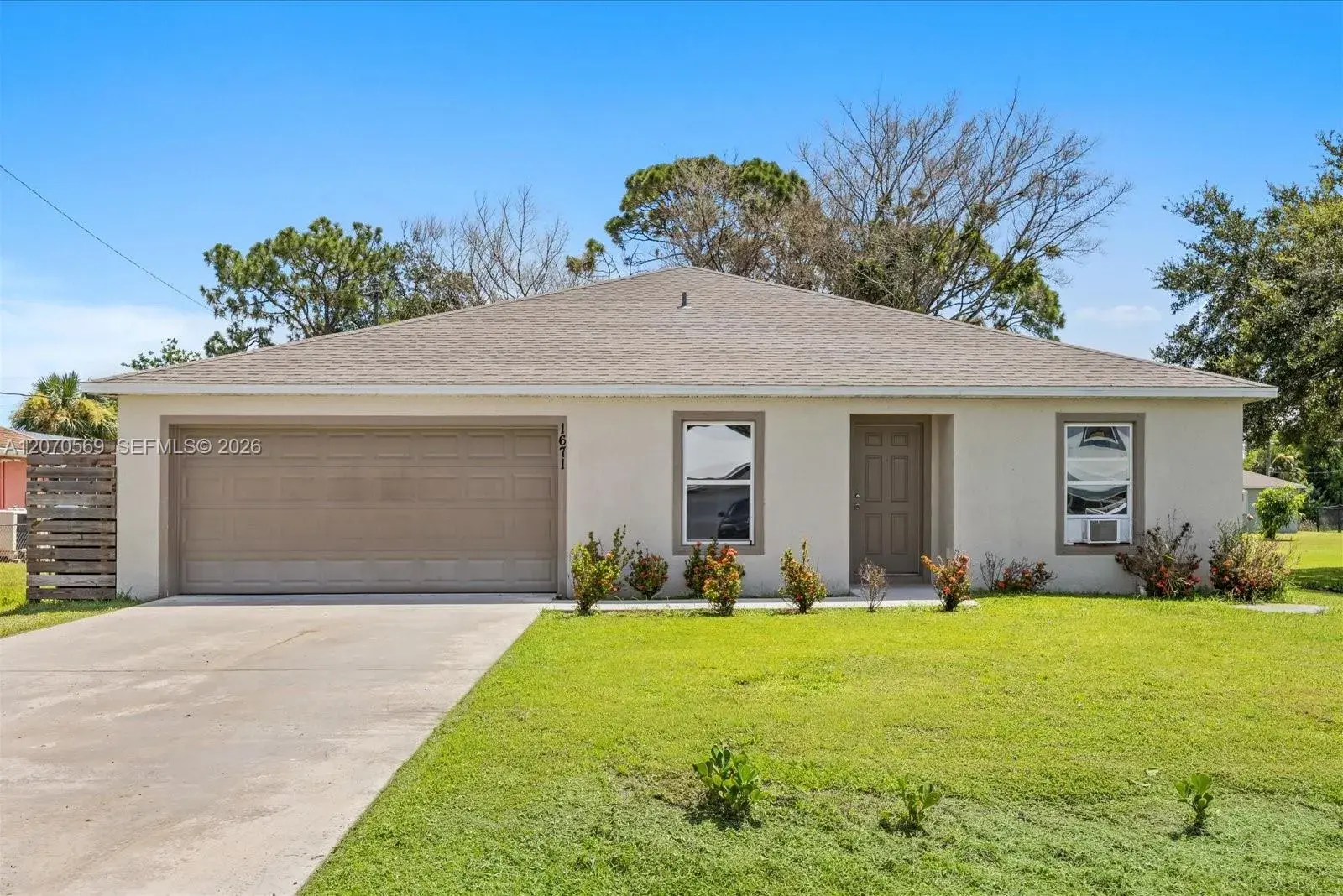 1671 SE Seashore Ln, Port St. Lucie FL 34983