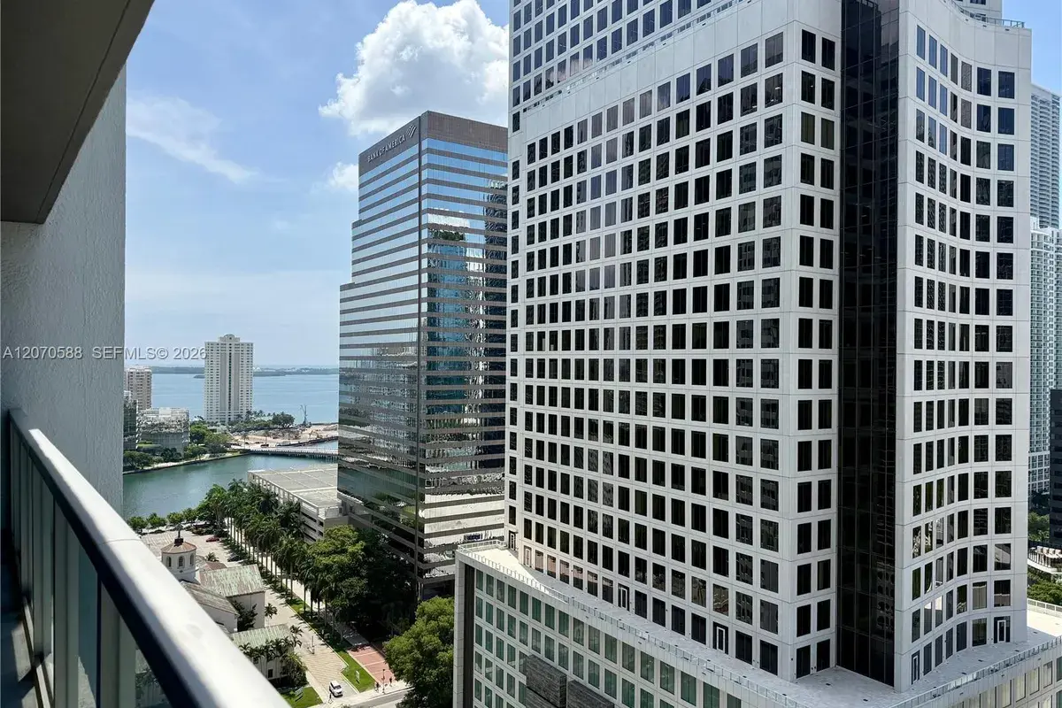 55 SE 6th St # 2404, Miami FL 33131