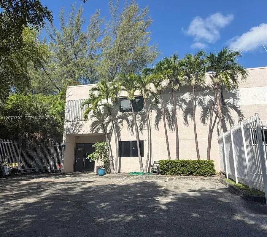 1650 NW 95th Ave, Doral FL 33172