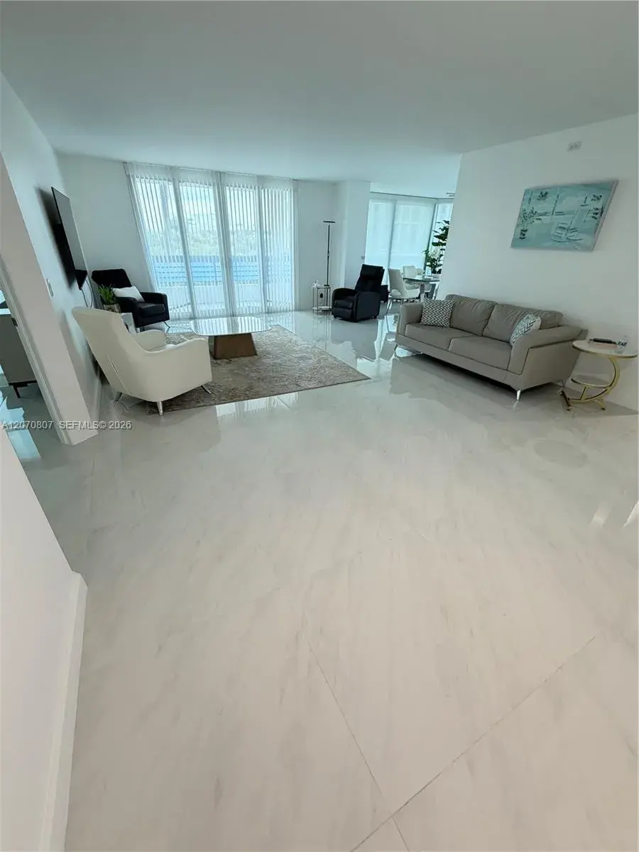 2 bedroom 2 bath Residential for sale at 3500 Mystic Pointe Dr # 405, Aventura FL 33180