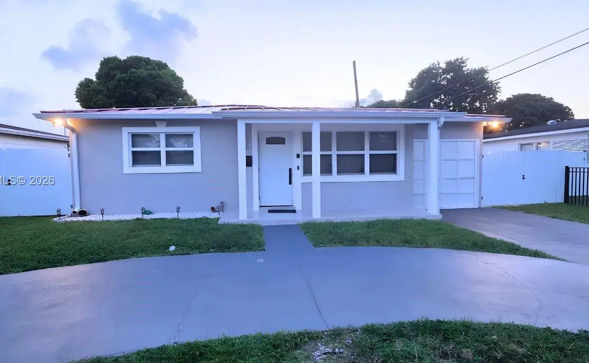 420 S 28th Ave, Hollywood FL 33020