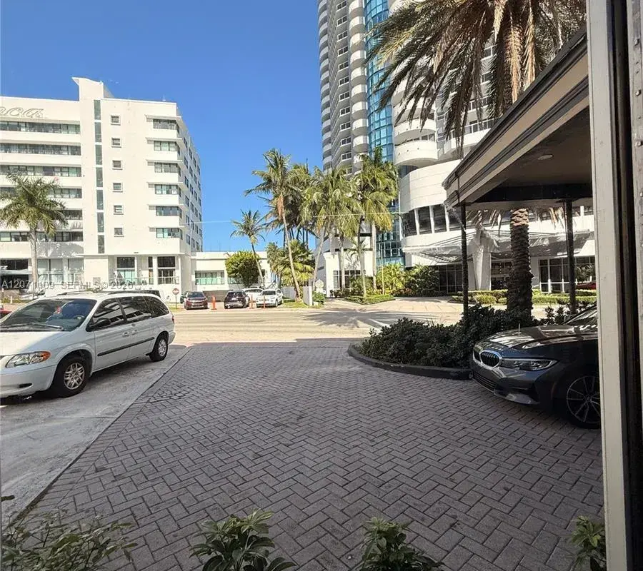 6300 Collins Ave, Miami Beach FL 33141