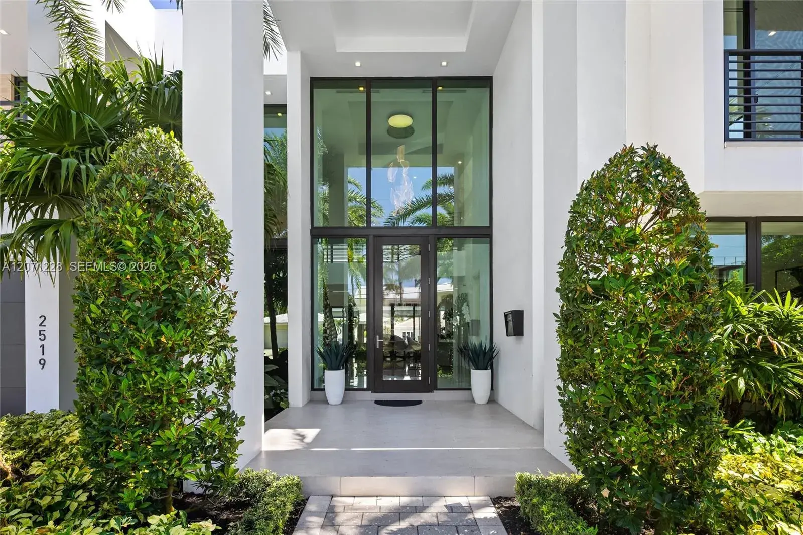 2519 Lucille Dr, Fort Lauderdale FL 33316
