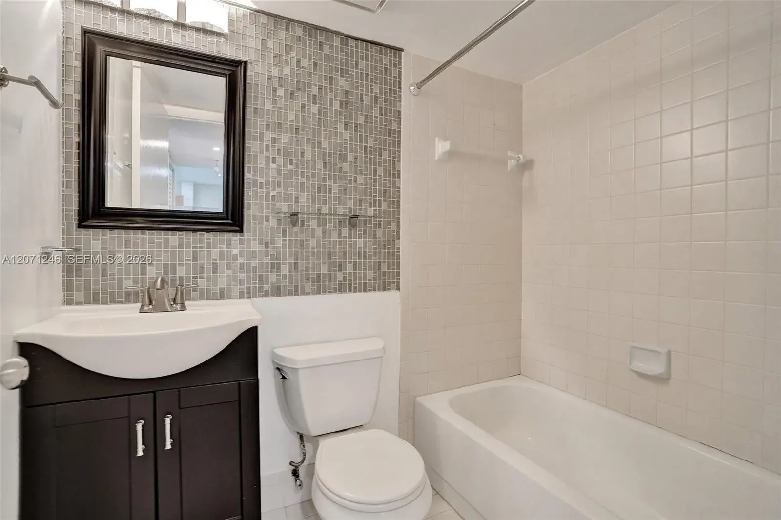 6090 N Sabal Palm Blvd # 208, Tamarac FL 33319