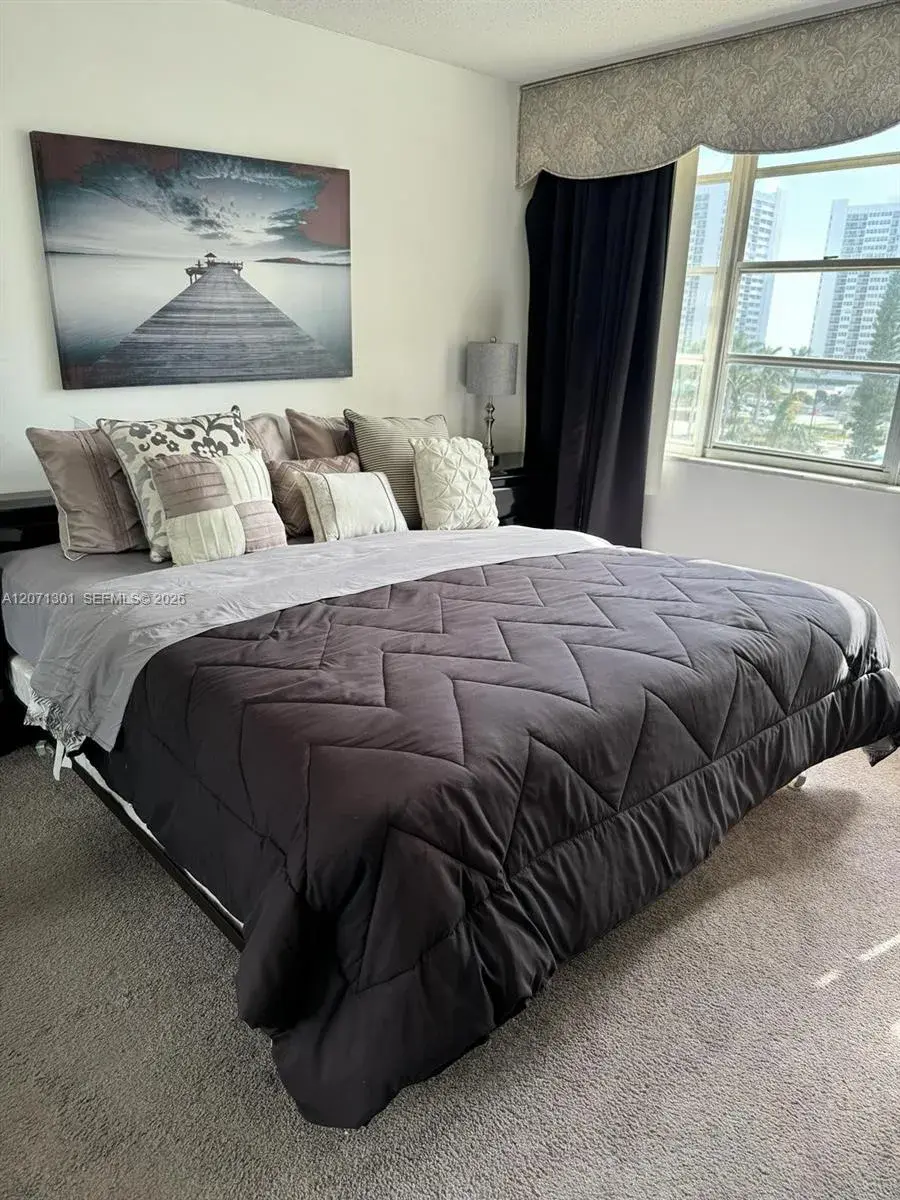 1825 S Ocean Dr # 514, Hallandale Beach FL 33009