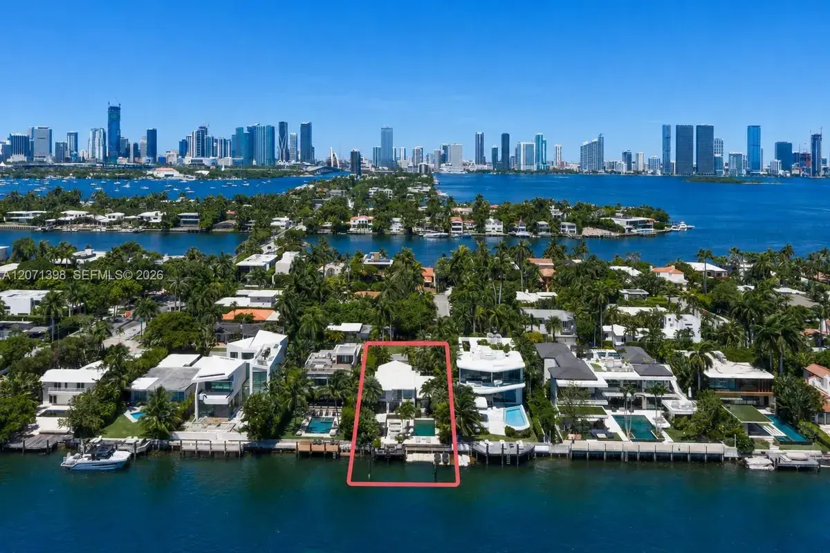 455 E Dilido Dr, Miami Beach FL 33139
