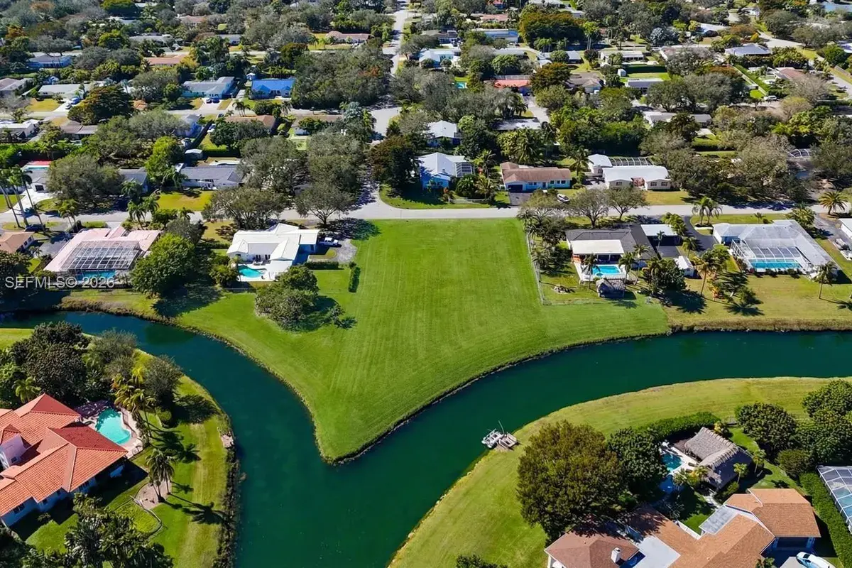 17325 SW 84 Ave, Palmetto Bay FL 33157
