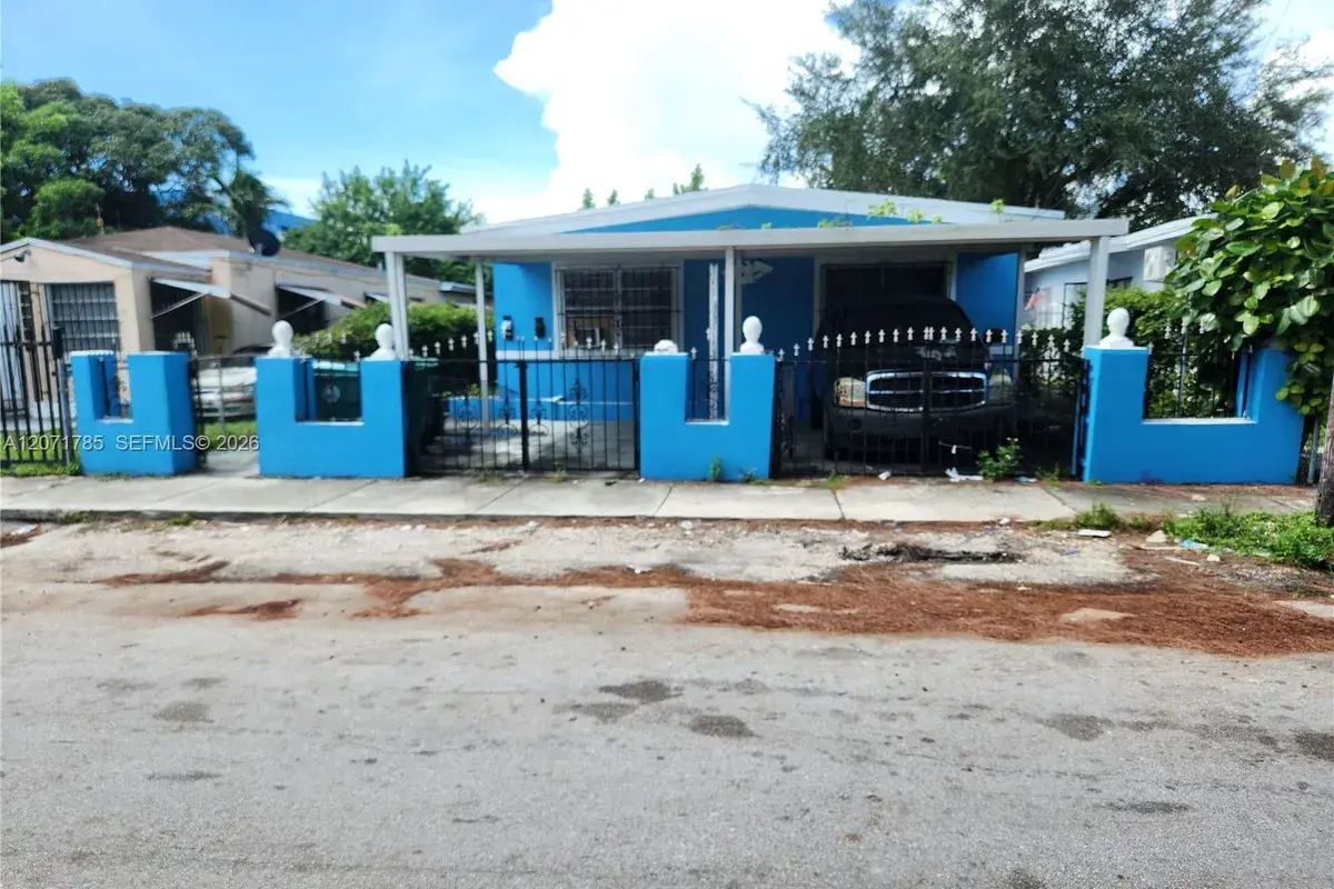 6950 NW 6th Ct, Miami FL 33150