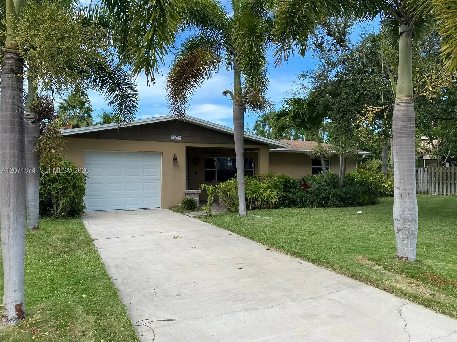1672 Thumb Point Dr, Fort Pierce FL 34949