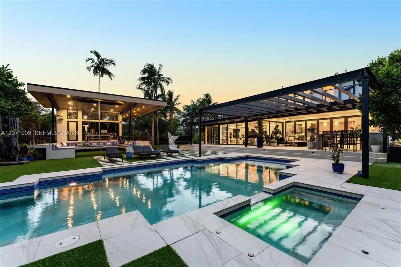 5 bedroom 6 bath Residential for sale at 795 Lakeview Dr, Miami Beach FL 33140