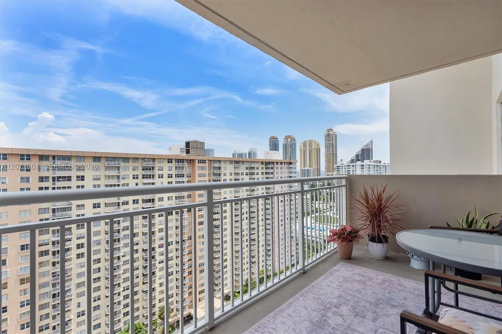 2 bedroom 2 bath Residential for sale at 250 174th St # 2211, Sunny Isles Beach FL 33160