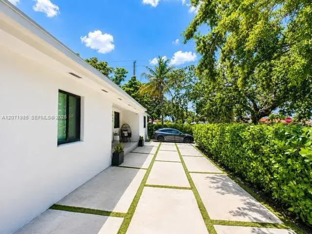 4630 SW 3rd St, Miami FL 33134