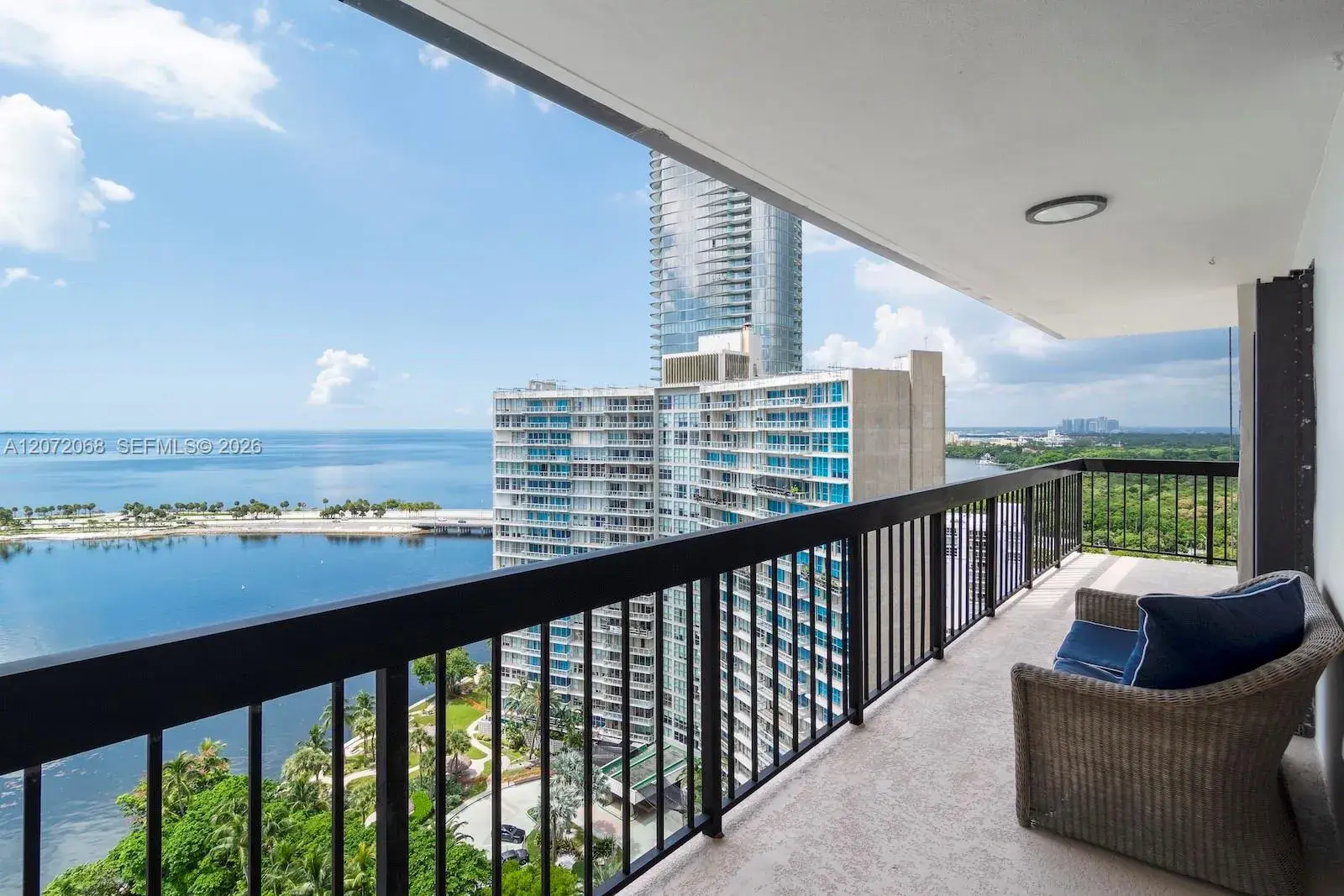 2 bedroom 2 bath Residential for sale at 2333 Brickell Ave # 2212, Miami FL 33129