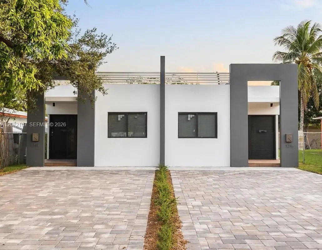 1216-1218 NE 112th St, Miami FL 33161