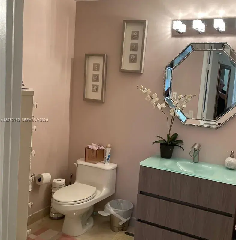 6365 Collins Ave, Miami Beach FL 33141