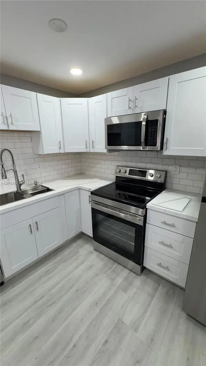 1 bedroom 1 bath Residential for sale at 1280 NW 43rd Ave # 303, Lauderhill FL 33313