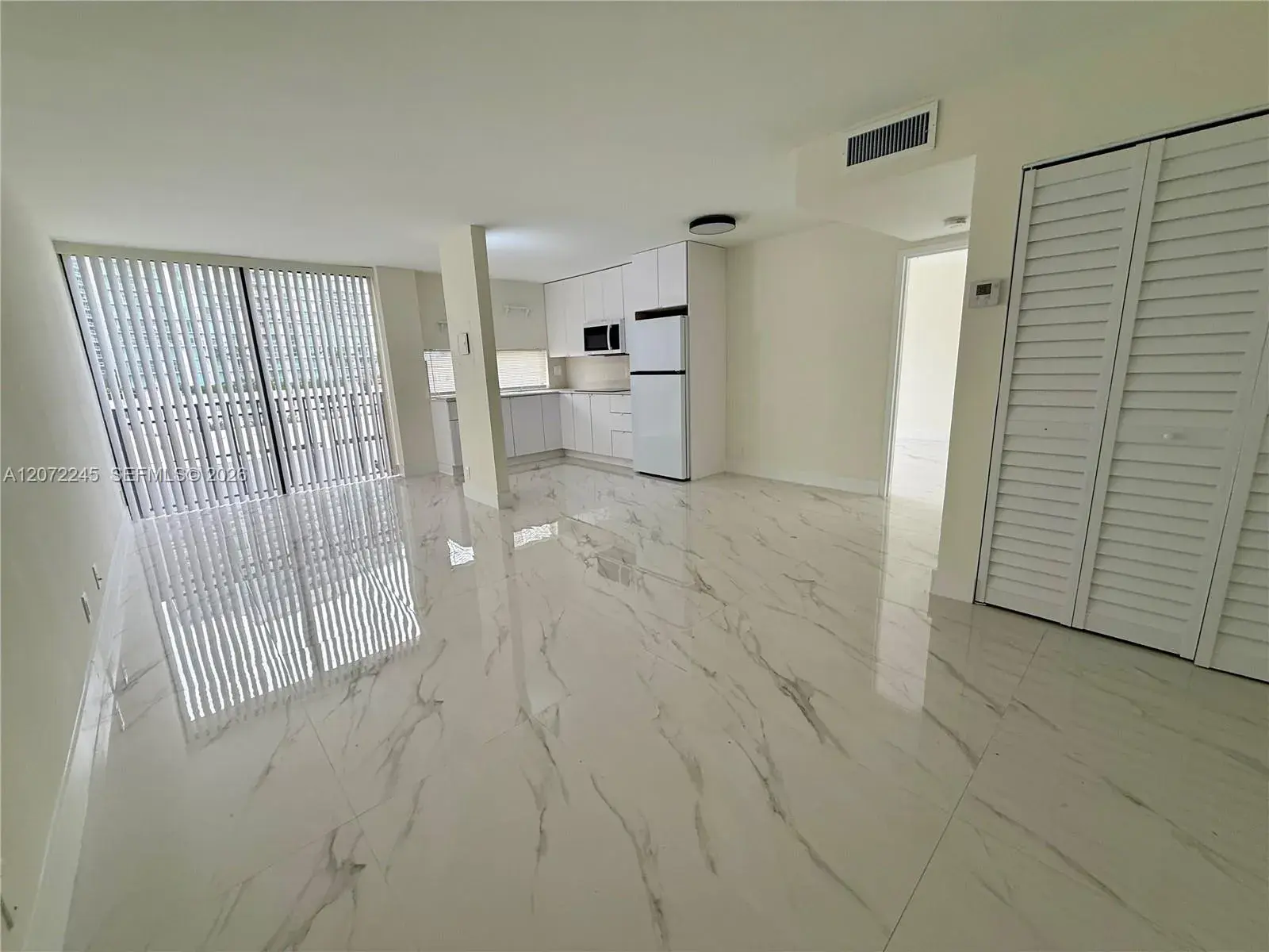 1 bedroom 1 bath Residential Lease for rent at 16909 N Bay Rd # 817, Sunny Isles Beach FL 33160