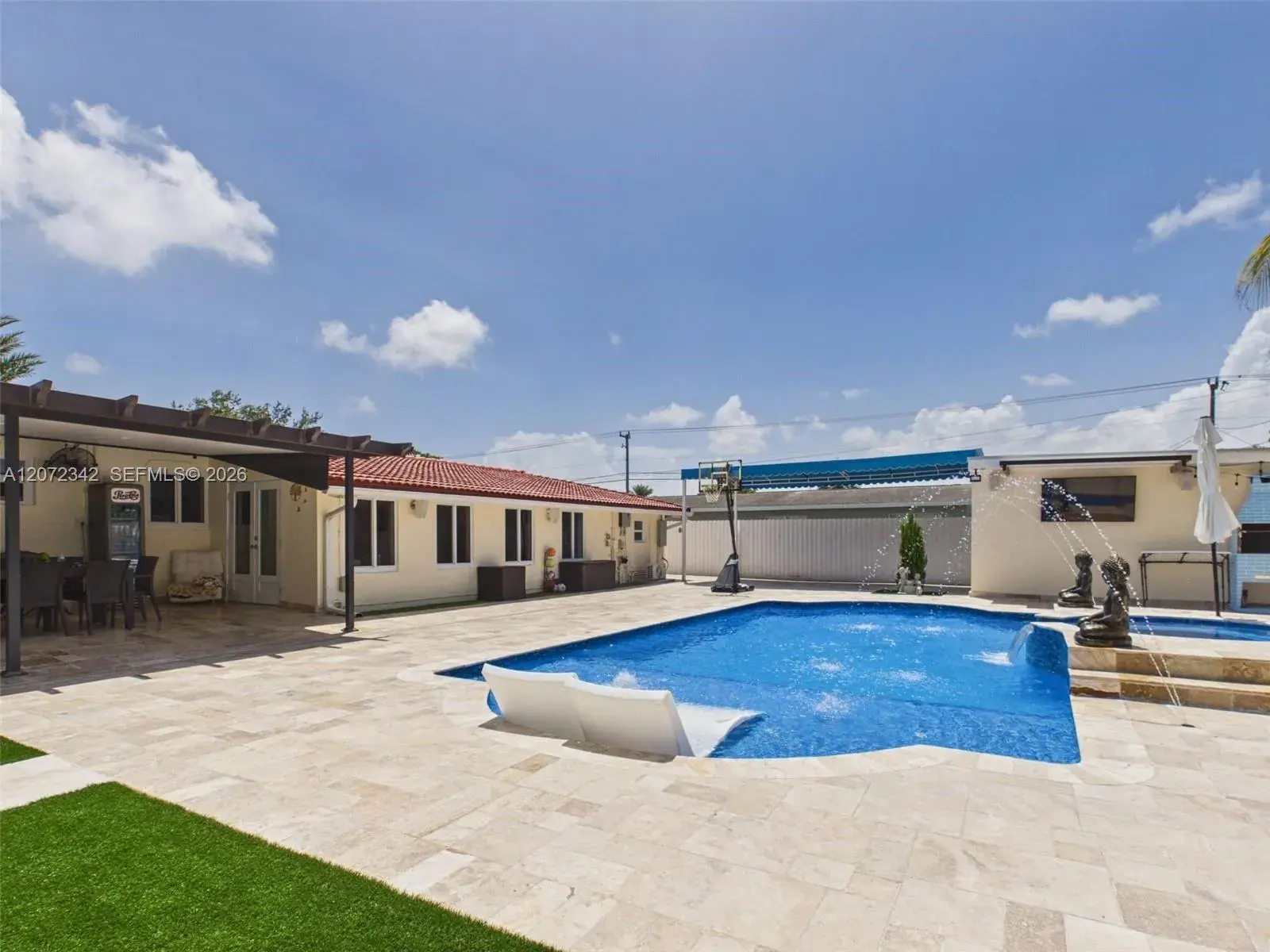 9601 SW 183rd St, Palmetto Bay FL 33157