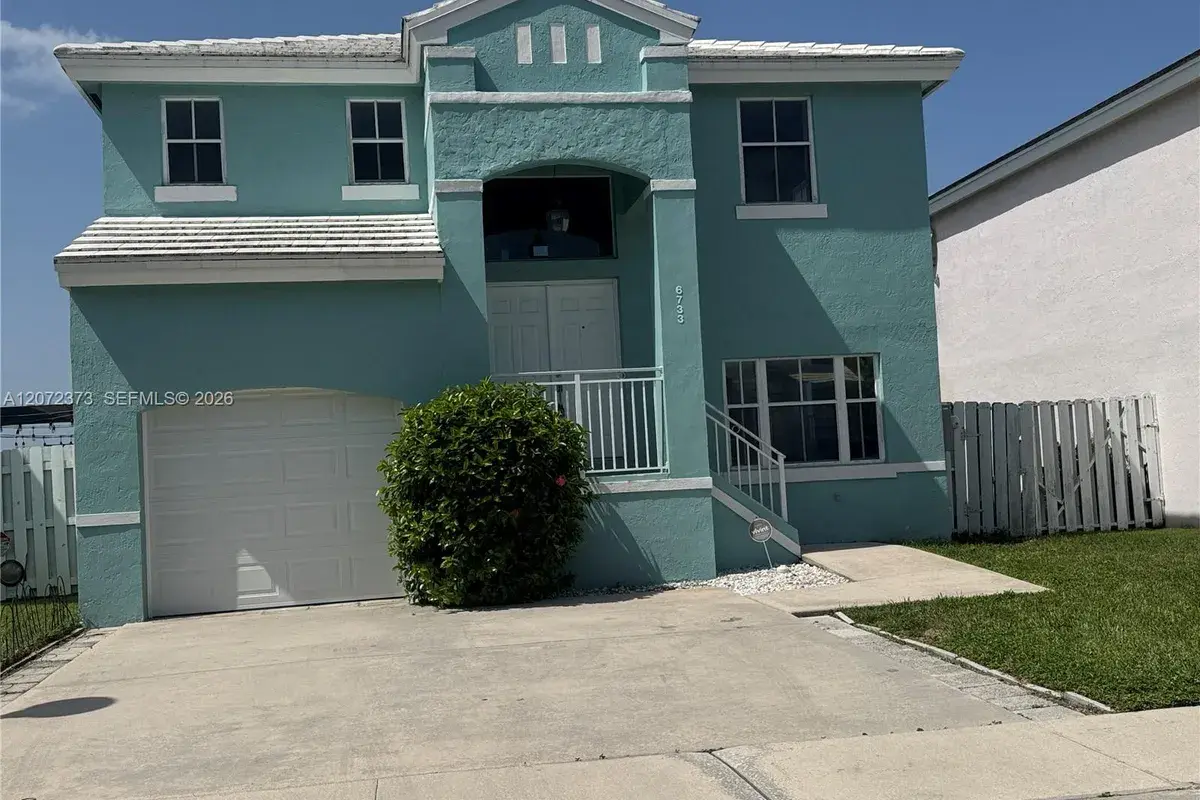 6733 Bayfront Dr, Margate FL 33063