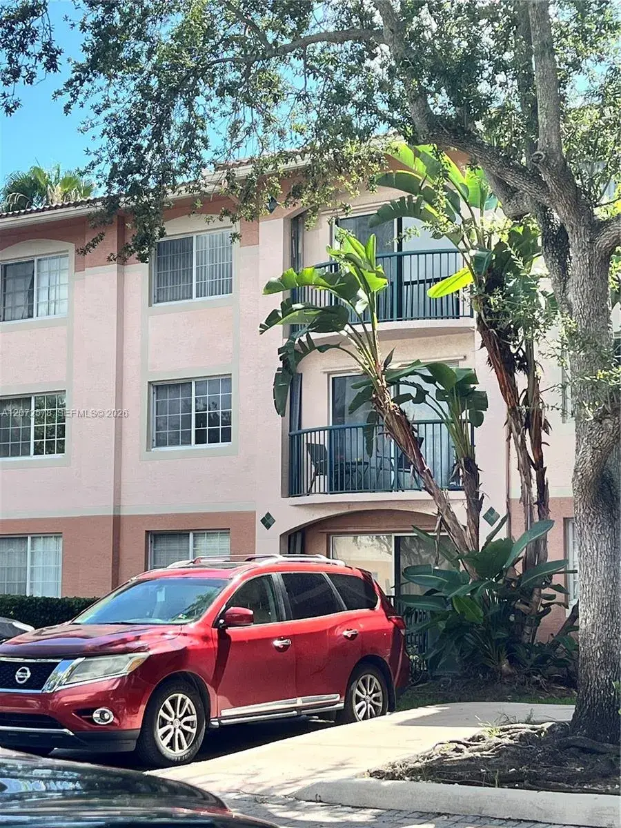 2 bedroom 2 bath Residential Lease for rent at 2009 SE 10th Ave # 319, Fort Lauderdale FL 33316