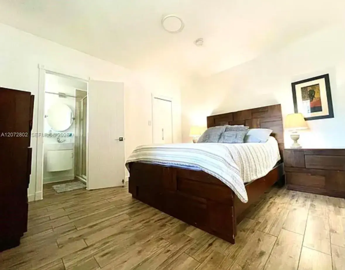500 77th St # 3, Miami Beach FL 33141